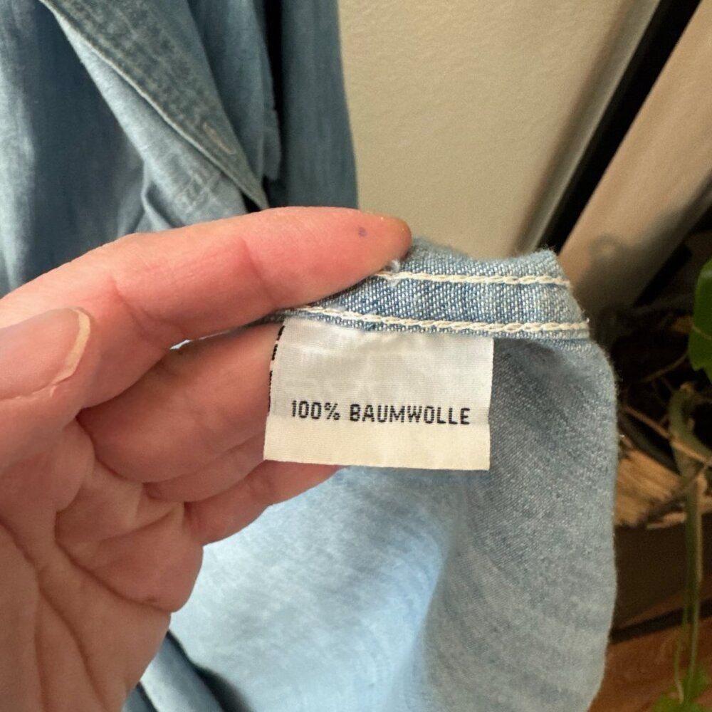 Vintage Orvis Perfectly Broken In Denim Chambray Shirt Size Medium - Picture 5 of 5